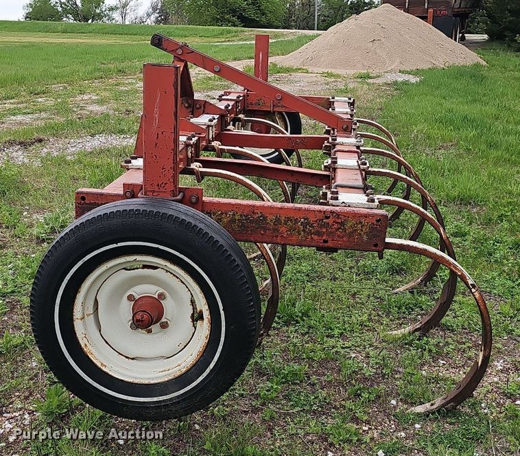 image for item DP0883 International 55  chisel