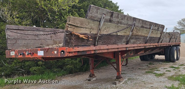 image for item DP0884 1981 Aztec flatbed trailer
