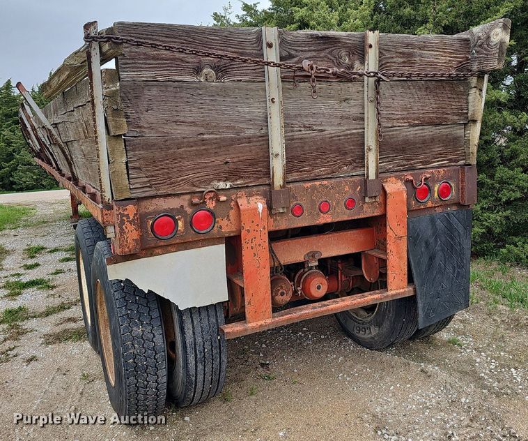 image for item DP0884 1981 Aztec flatbed trailer