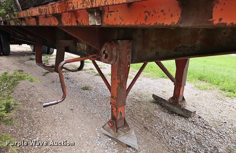image for item DP0884 1981 Aztec flatbed trailer