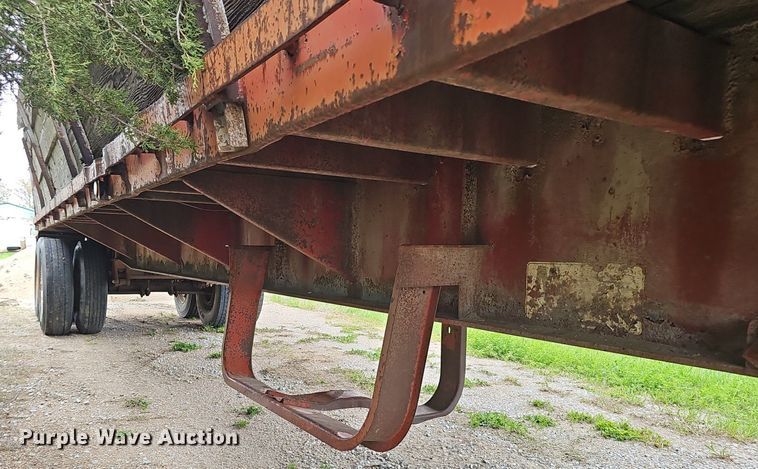 image for item DP0884 1981 Aztec flatbed trailer