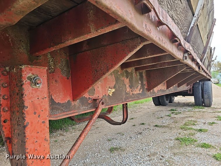 image for item DP0884 1981 Aztec flatbed trailer