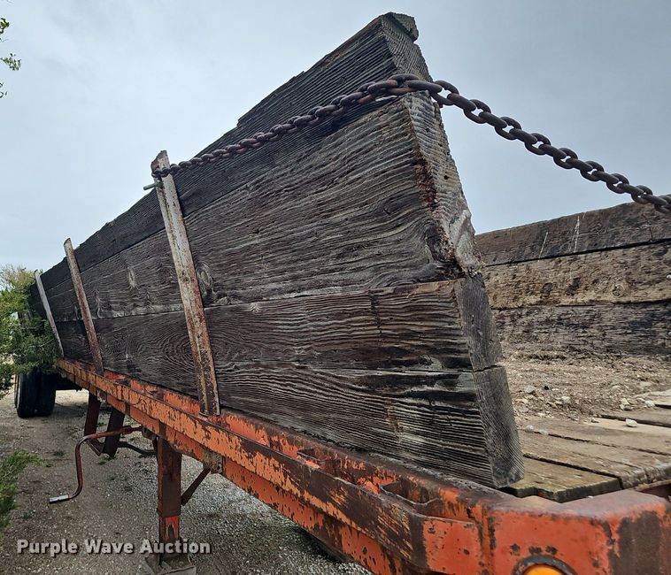 image for item DP0884 1981 Aztec flatbed trailer