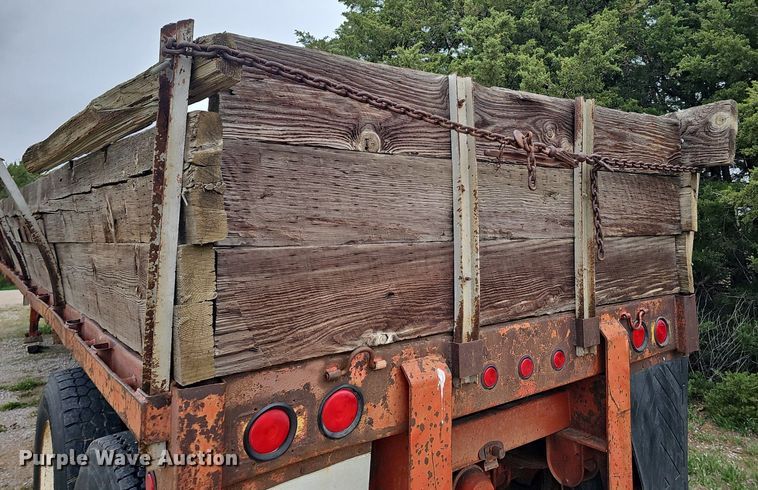 image for item DP0884 1981 Aztec flatbed trailer