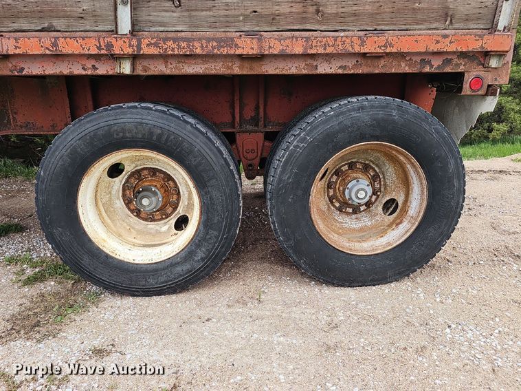 image for item DP0884 1981 Aztec flatbed trailer