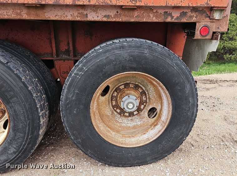 image for item DP0884 1981 Aztec flatbed trailer