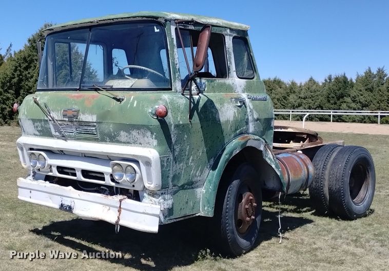 image for item DQ6095 1961 Chevrolet Viking 60 semi truck