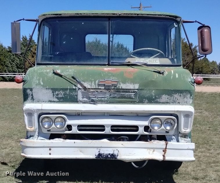 image for item DQ6095 1961 Chevrolet Viking 60 semi truck