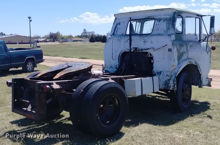image for item DQ6095 1961 Chevrolet Viking 60 semi truck