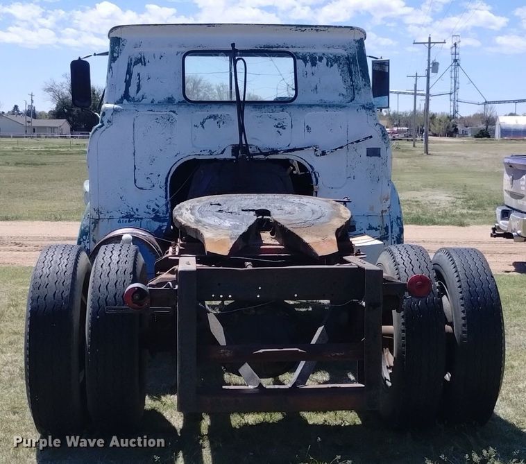 image for item DQ6095 1961 Chevrolet Viking 60 semi truck