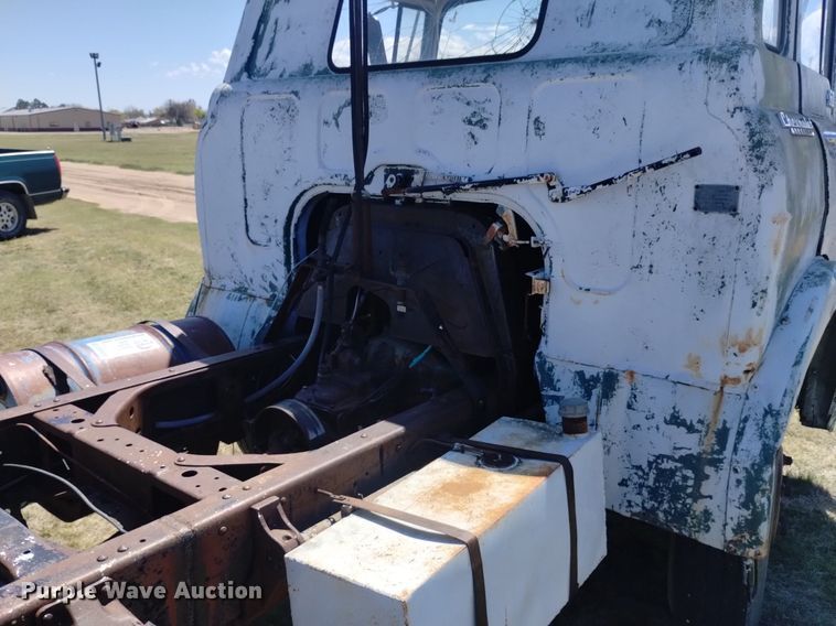 image for item DQ6095 1961 Chevrolet Viking 60 semi truck