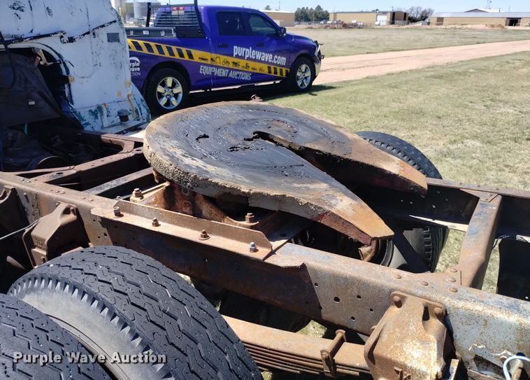 image for item DQ6095 1961 Chevrolet Viking 60 semi truck