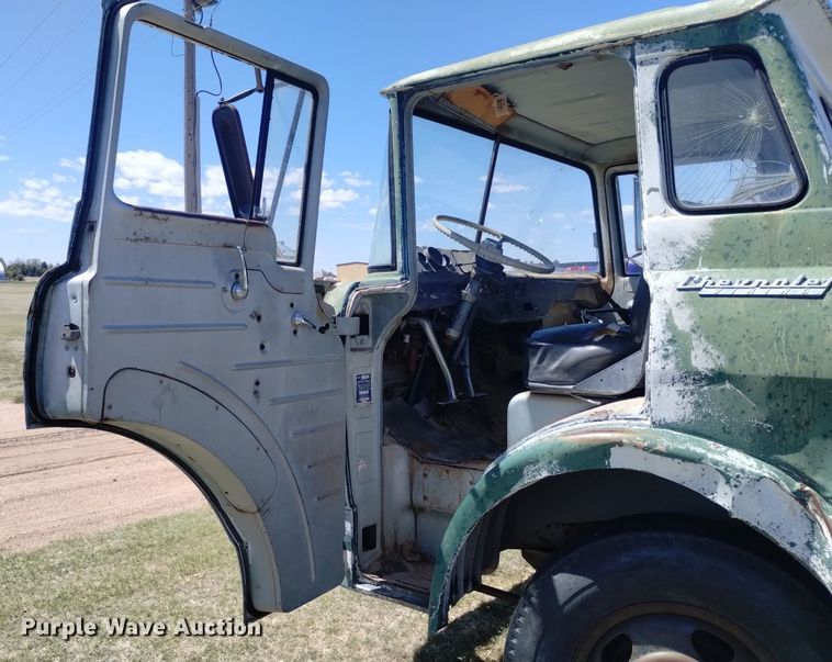 image for item DQ6095 1961 Chevrolet Viking 60 semi truck