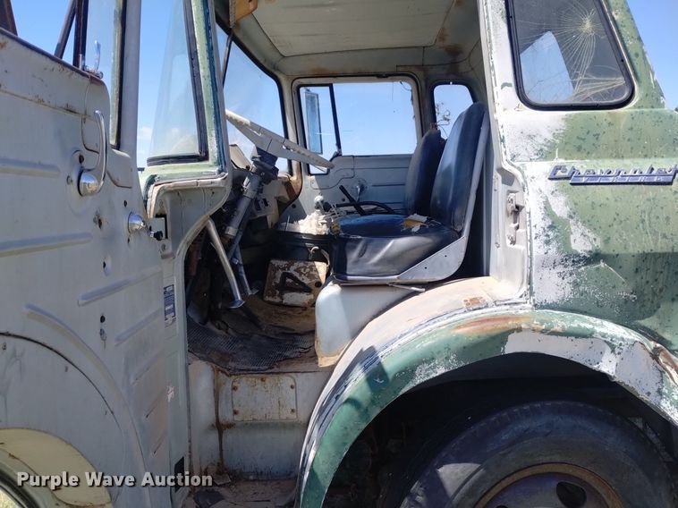 image for item DQ6095 1961 Chevrolet Viking 60 semi truck