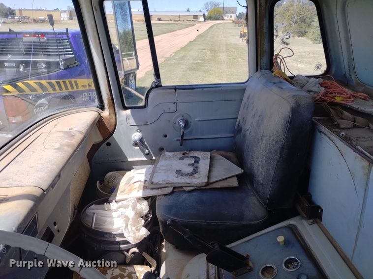 image for item DQ6095 1961 Chevrolet Viking 60 semi truck