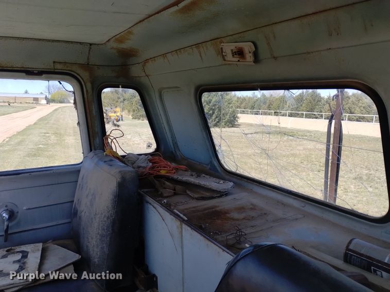 image for item DQ6095 1961 Chevrolet Viking 60 semi truck