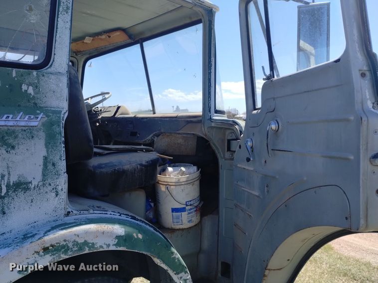 image for item DQ6095 1961 Chevrolet Viking 60 semi truck