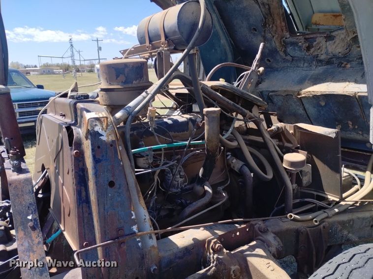 image for item DQ6095 1961 Chevrolet Viking 60 semi truck