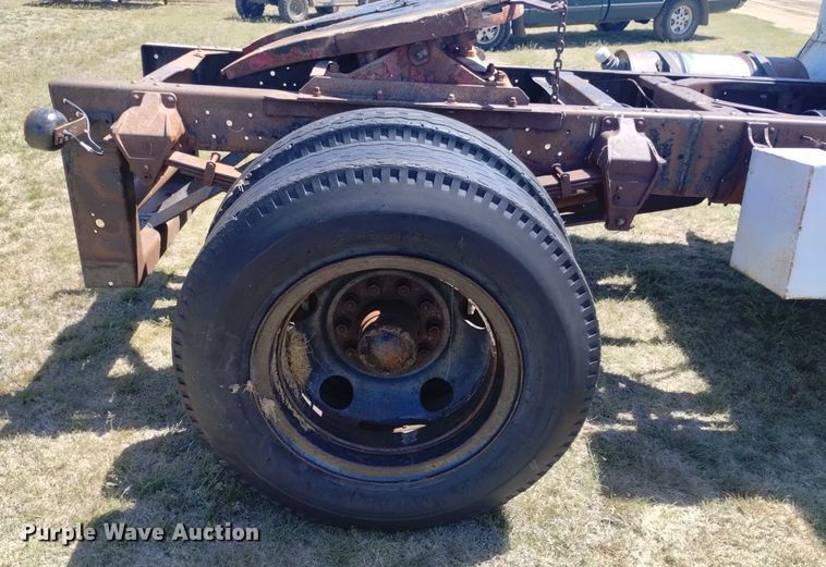 image for item DQ6095 1961 Chevrolet Viking 60 semi truck