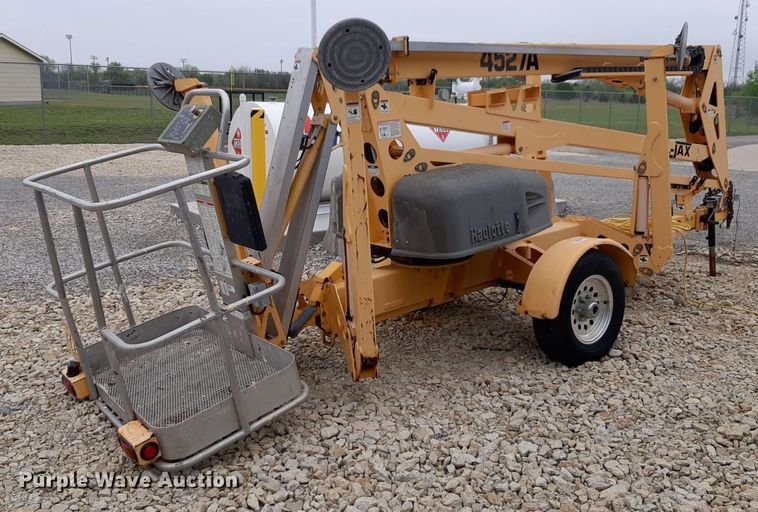 image for item DQ7034 Bil-Jax 4527A boom lift
