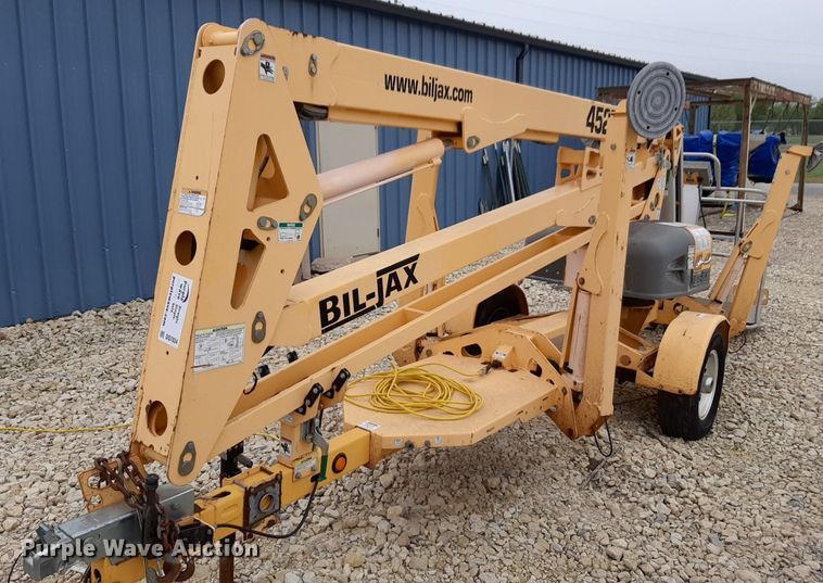image for item DQ7034 Bil-Jax 4527A boom lift