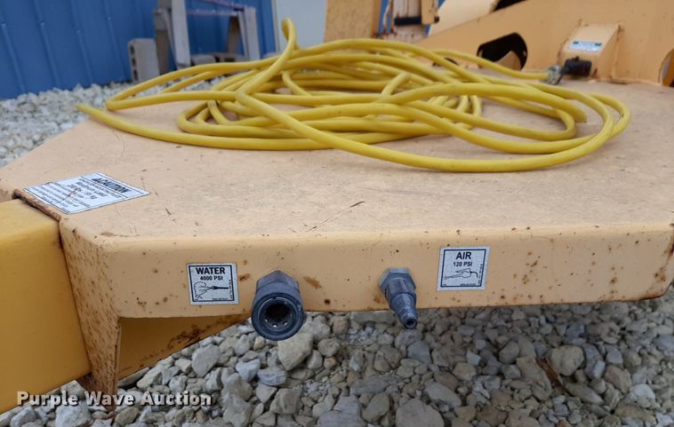 image for item DQ7034 Bil-Jax 4527A boom lift