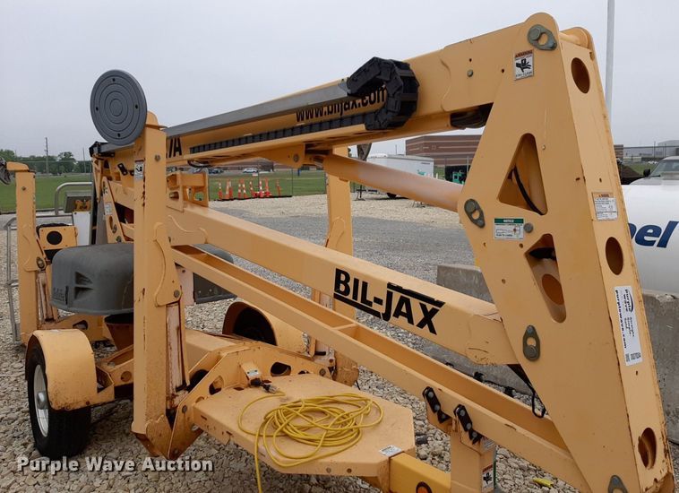 image for item DQ7034 Bil-Jax 4527A boom lift