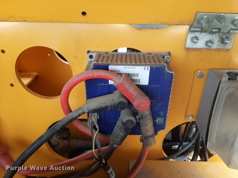 image for item DQ7034 Bil-Jax 4527A boom lift