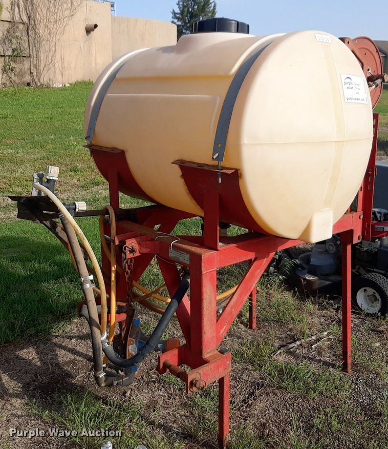 image for item DQ7039 FMC turf sprayer