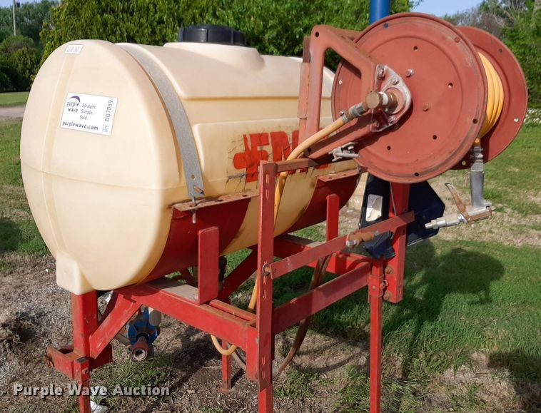 image for item DQ7039 FMC turf sprayer