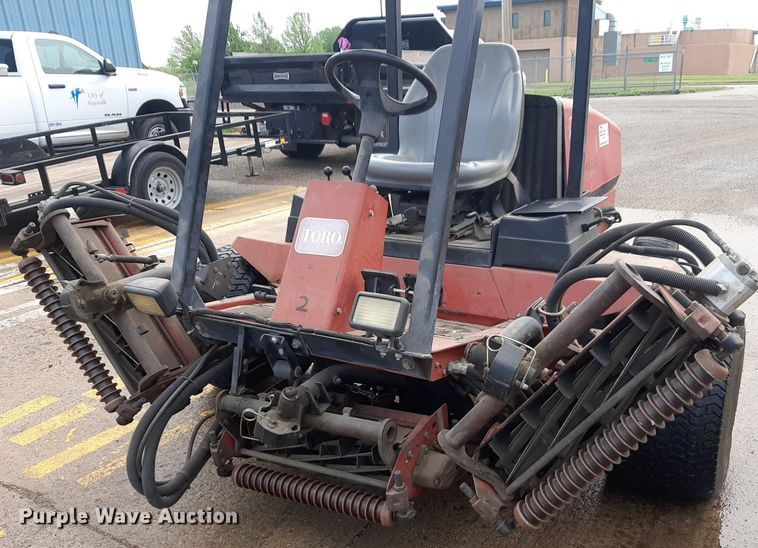 image for item DQ7041 Toro Reelmaster 5500D reel mower