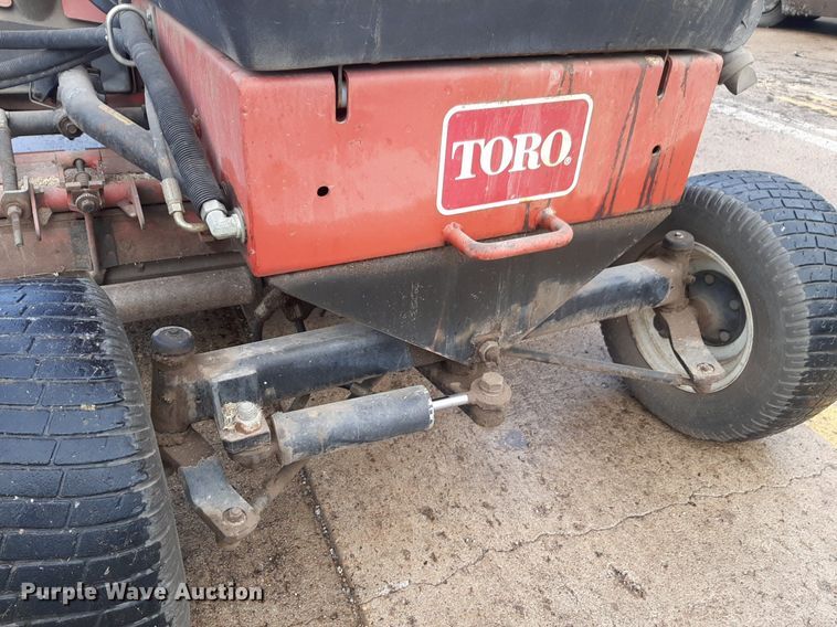 image for item DQ7041 Toro Reelmaster 5500D reel mower