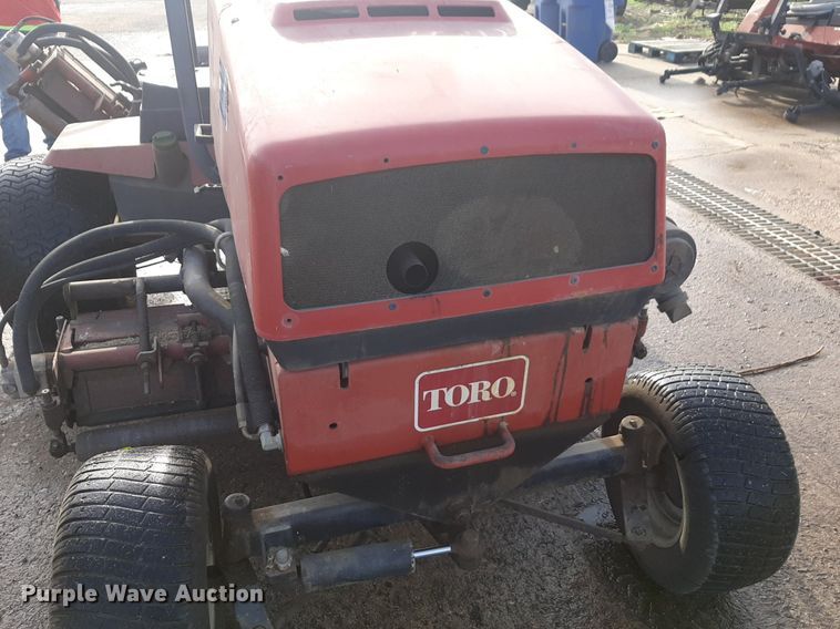 image for item DQ7041 Toro Reelmaster 5500D reel mower