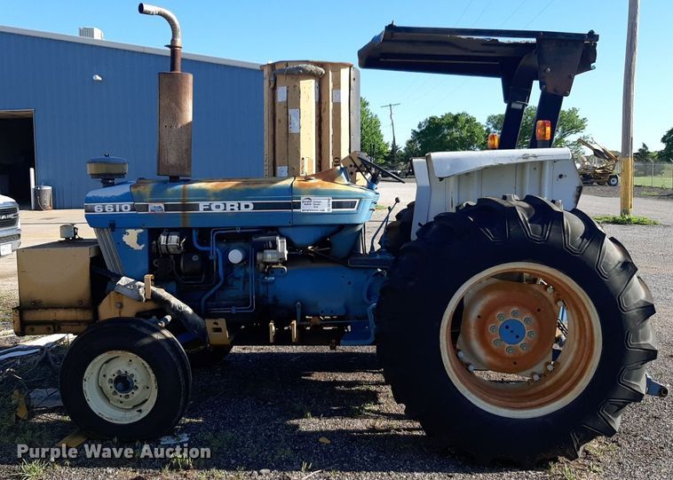 image for item DQ7043 1990 Ford 6610 tractor