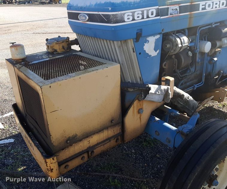 image for item DQ7043 1990 Ford 6610 tractor