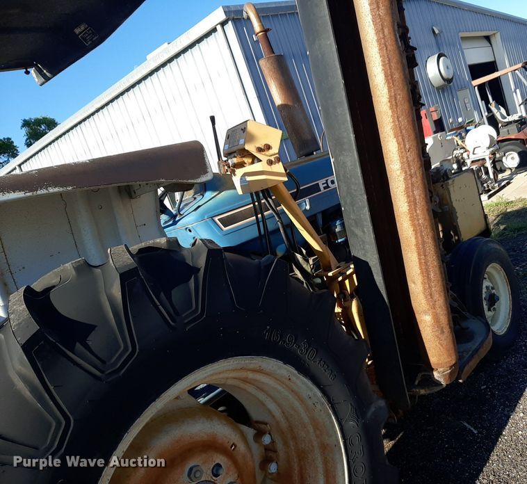 image for item DQ7043 1990 Ford 6610 tractor