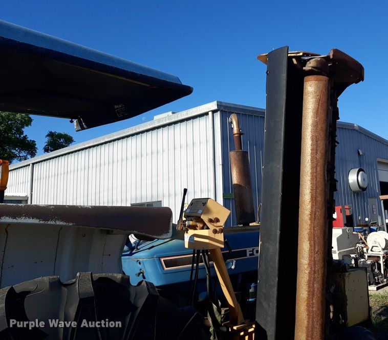 image for item DQ7043 1990 Ford 6610 tractor