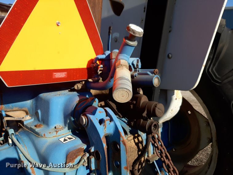 image for item DQ7043 1990 Ford 6610 tractor