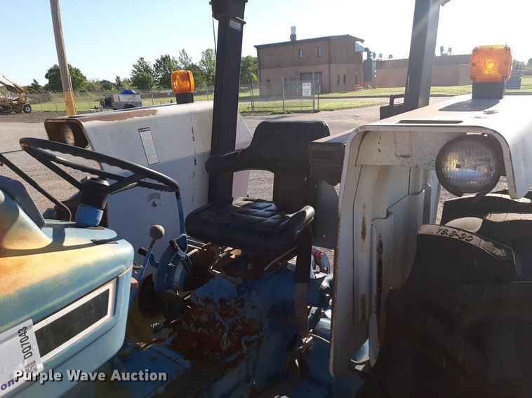 image for item DQ7043 1990 Ford 6610 tractor