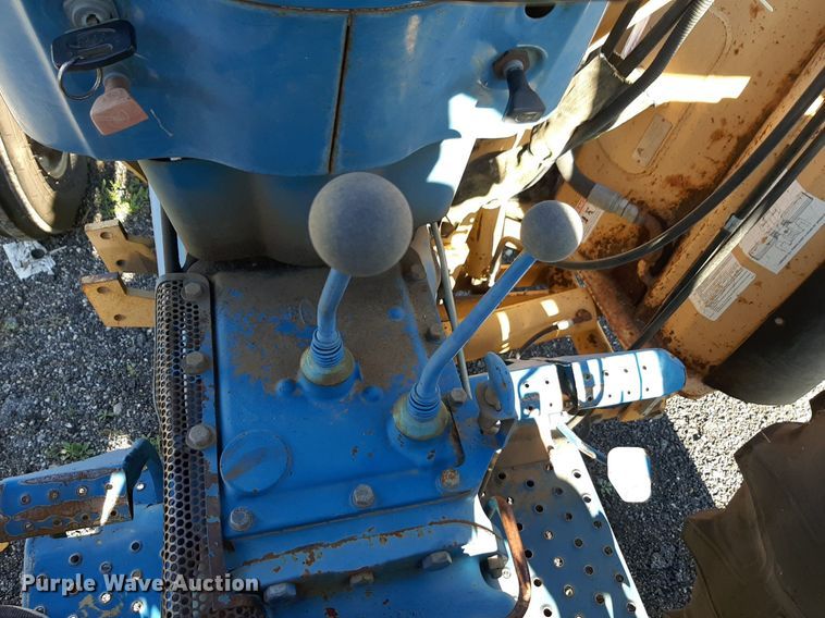 image for item DQ7043 1990 Ford 6610 tractor