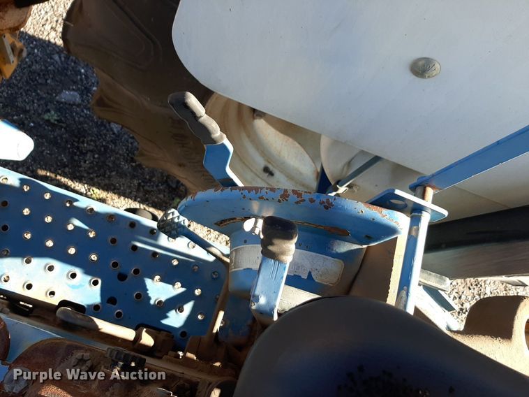 image for item DQ7043 1990 Ford 6610 tractor