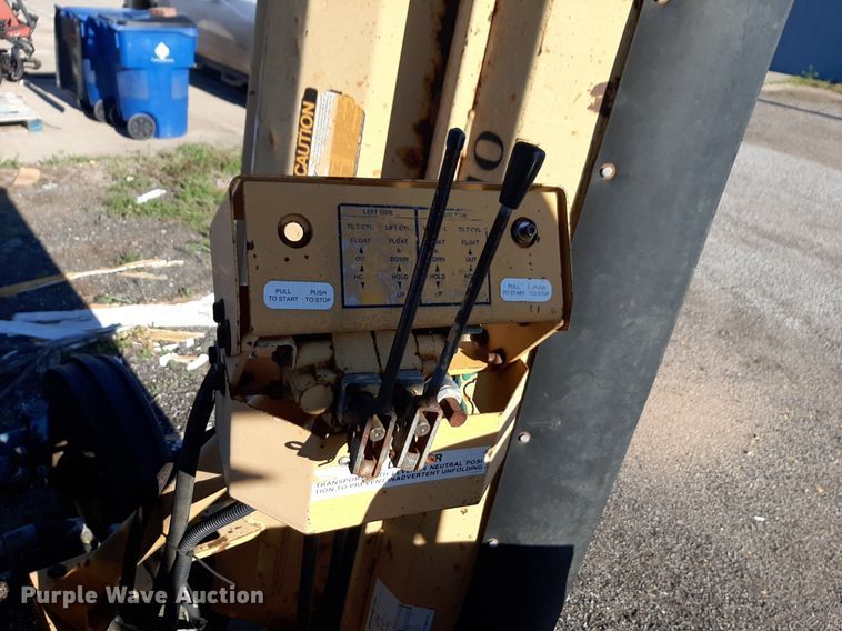 image for item DQ7043 1990 Ford 6610 tractor