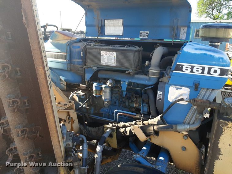 image for item DQ7043 1990 Ford 6610 tractor