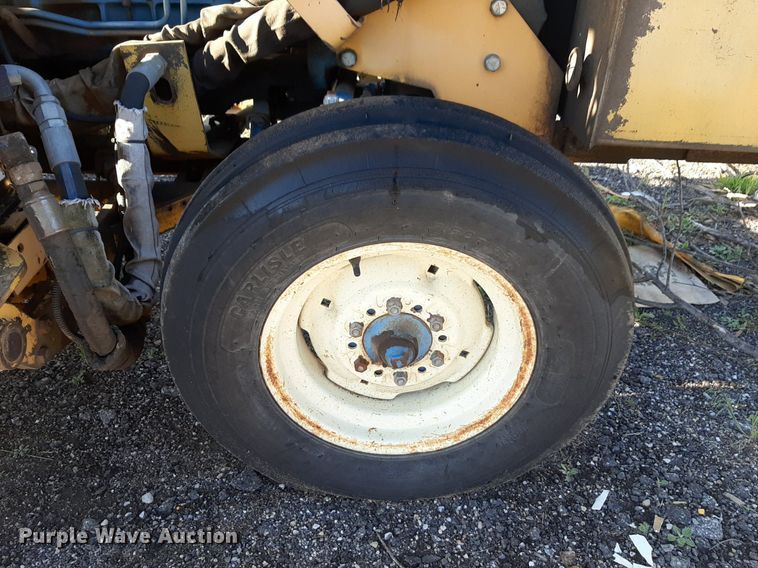 image for item DQ7043 1990 Ford 6610 tractor