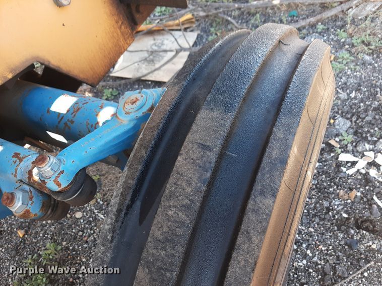 image for item DQ7043 1990 Ford 6610 tractor