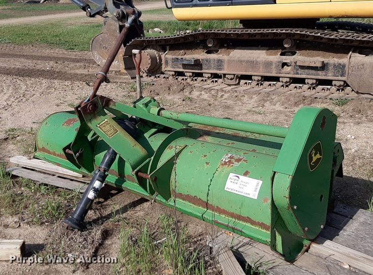 image for item DQ7047 John Deere 390 flail mower