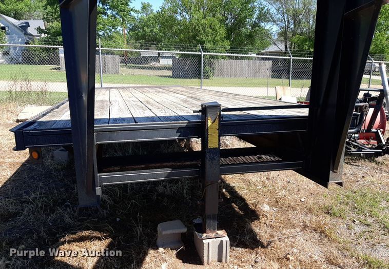 image for item DQ7058 2002 Titan hydratail equipment trailer