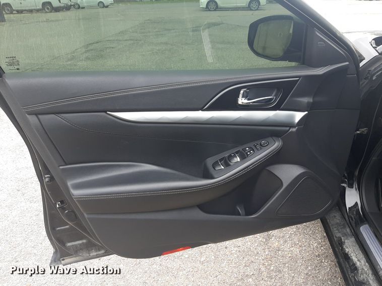 image for item DQ7067 2019 Nissan  Maxima 