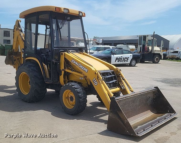 image for item DR4764 2004 John Deere 110 backhoe