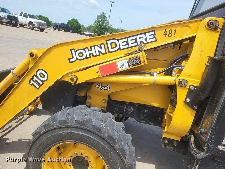 image for item DR4764 2004 John Deere 110 backhoe